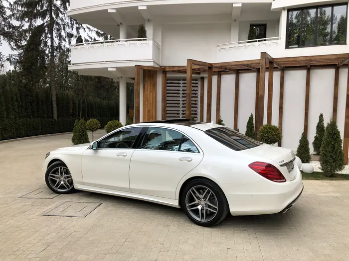Mercedes-Benz S-Класс — автомобиль партнёра Трансфи